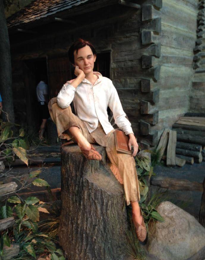 有素质的教育小时候的林肯并没有接受过因为家庭拮据贫寒并不能影响