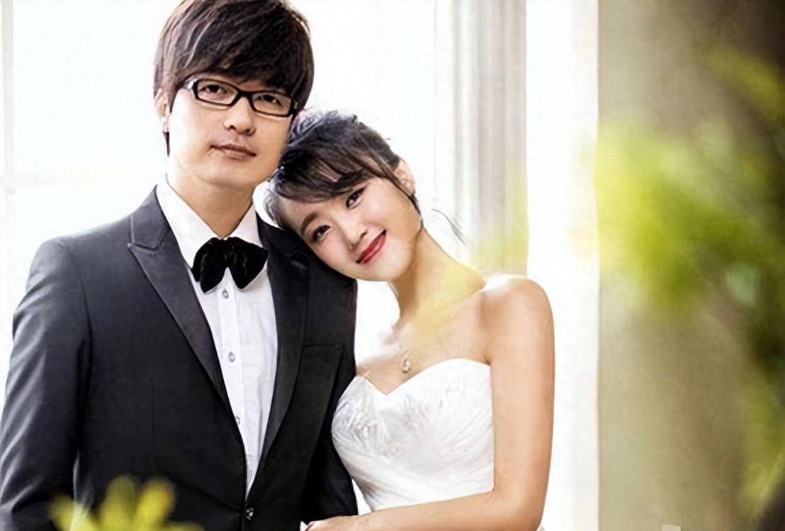 比凤凰传奇还红,因车祸从兄妹变"夫妻", 现在生活不尽如人意_小海_王