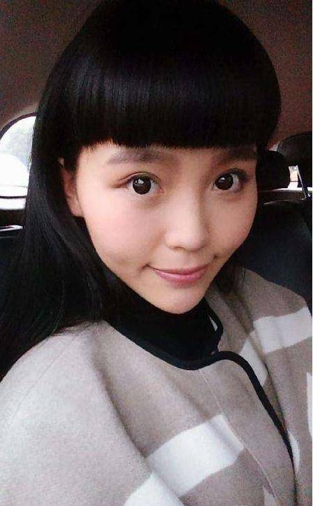 王迅近况,分手发妻娶小三,王依梓长得清纯可爱,比前妻漂亮不少_魏臻