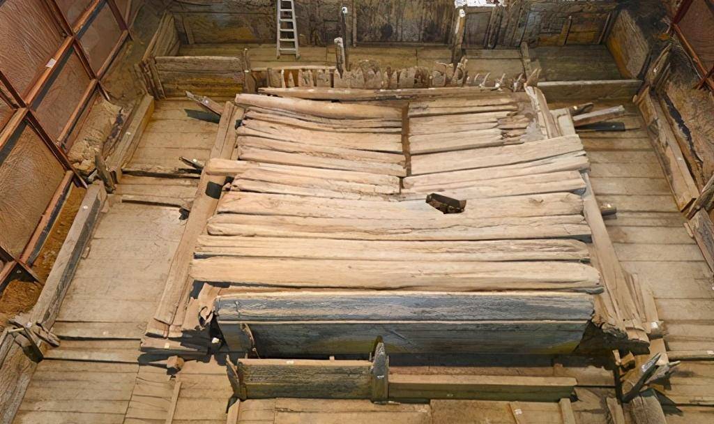 2000年前古墓挖出十吨钱山,黄金超6万克,墓主为何这么"土豪"_刘彻_海