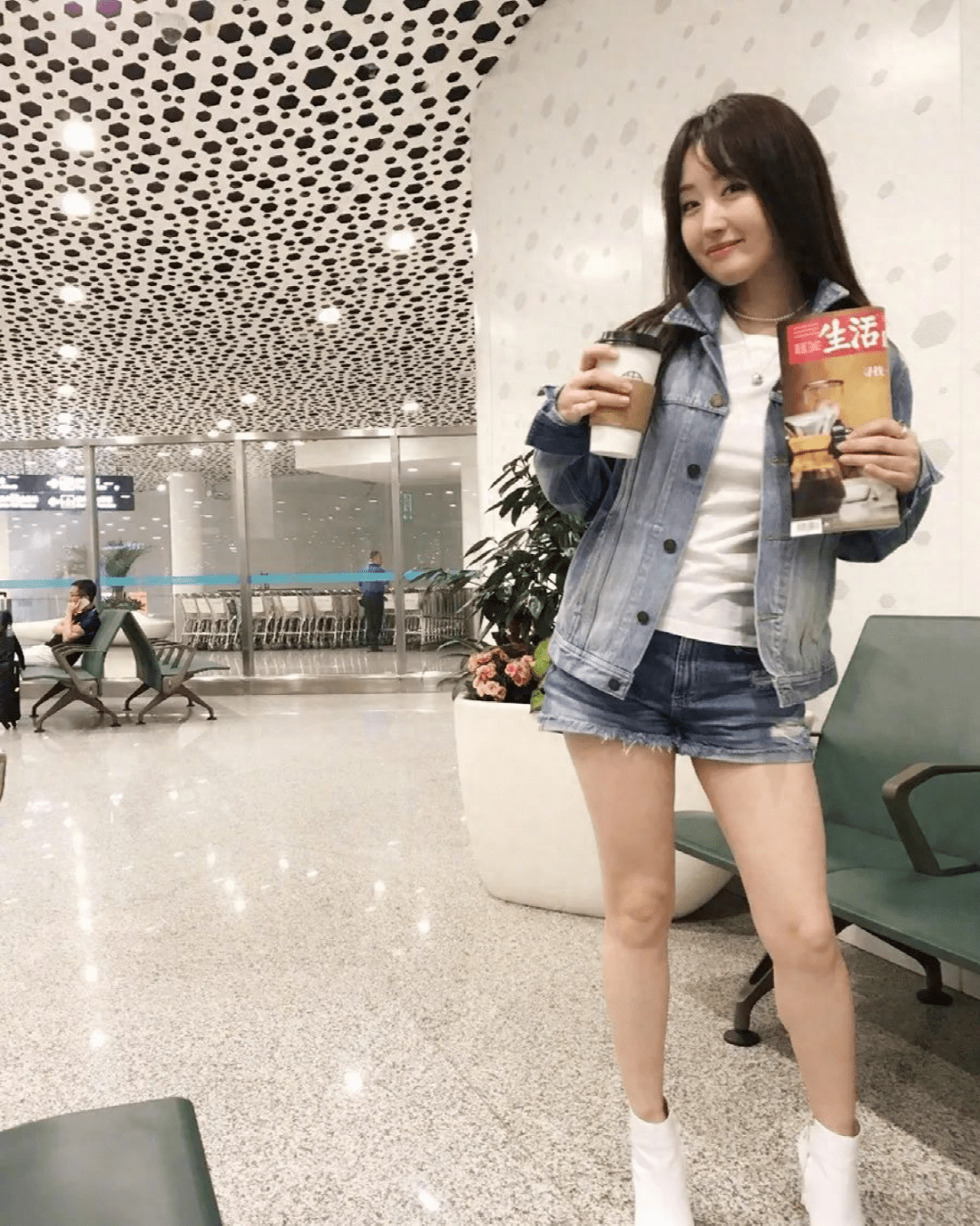 杨钰莹去付笛声夫妇家中做客!