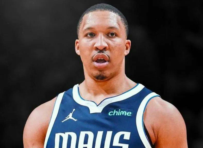 篮板排行_NBA现役篮板总数榜:仅两人过万一人力压中锋群领跑威少进前10