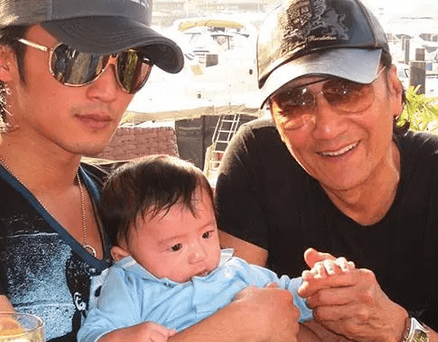 谢振轩与某某某外貌惊人相似,专业亲子鉴定揭示一切_张柏芝_谢霆锋