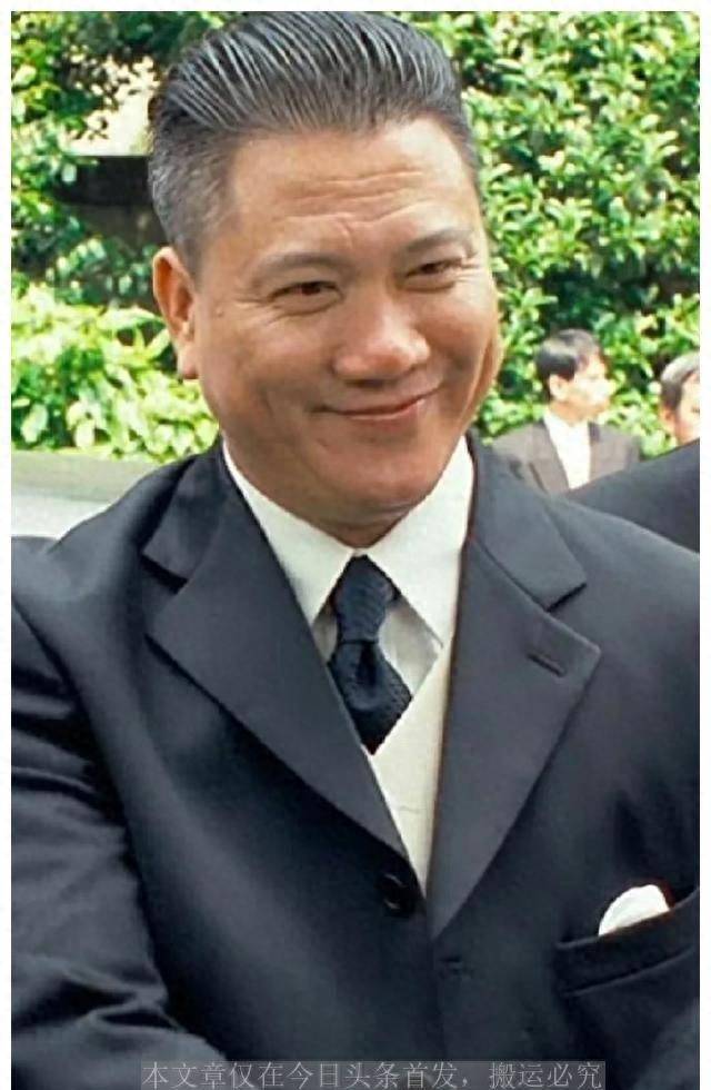66岁的万梓良被嘲生活不体面,身材发福,隐居在湖南_妻子_周润发_生意