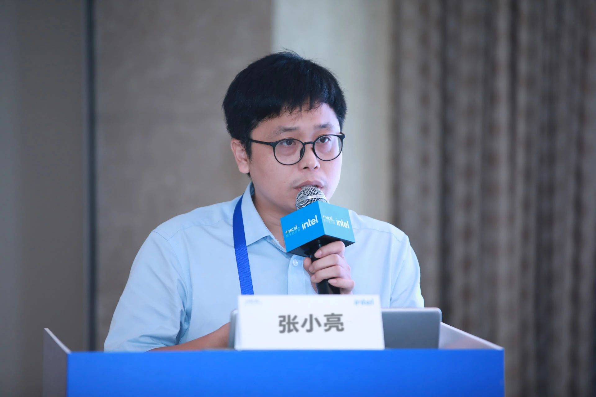 开展数据管理工作,不能是"空中楼阁"张小亮:当前,数据已经成为支撑