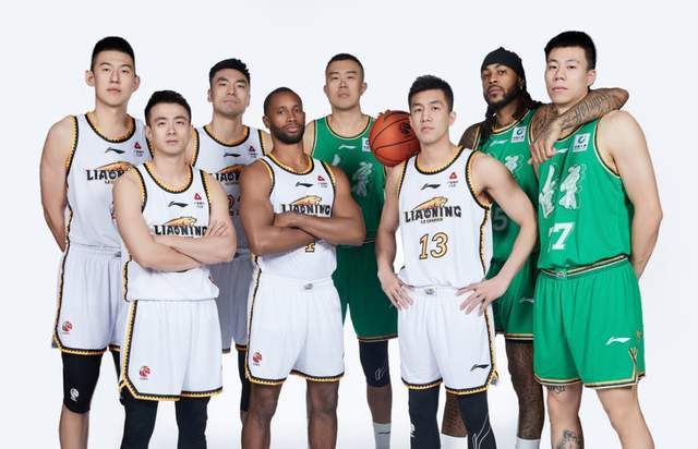 辽宁男篮是上个赛季的总冠军,按照cba联赛的规则,辽宁男篮全体成员