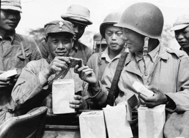 淮海战役中一碗猪肉粉条,就能换来一万士兵投诚,国军是有多惨?