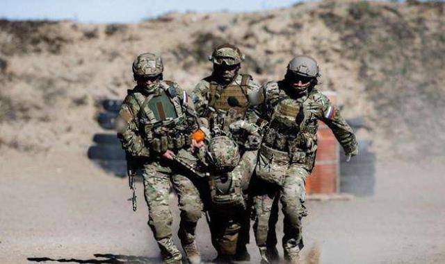 只能服役十年,主要在境外执行任务_特种兵_阿尔法_信号旗