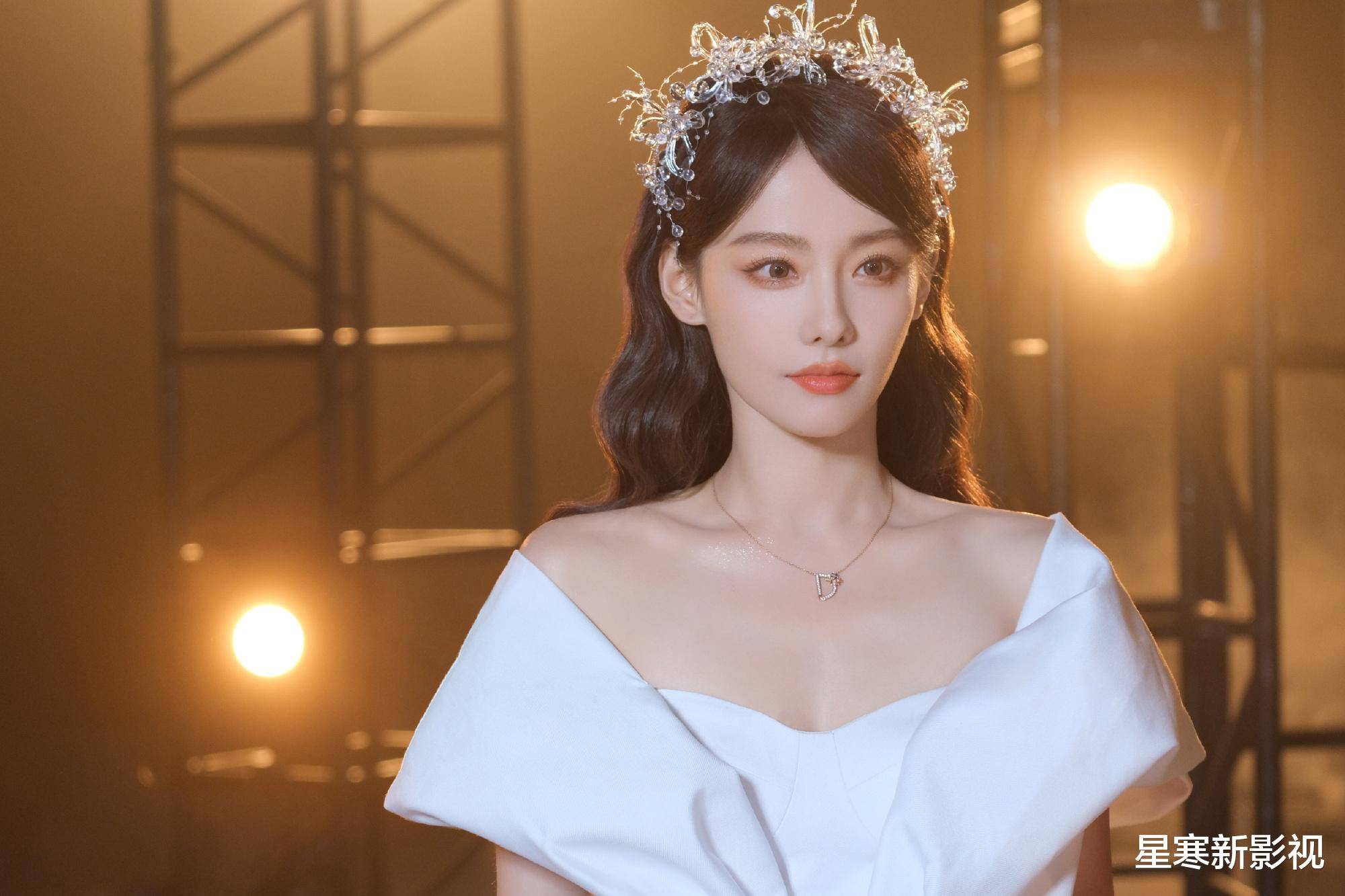 疯马秀风波下的张嘉倪,恐难"全身而退"!_杨颖_剧集_后续