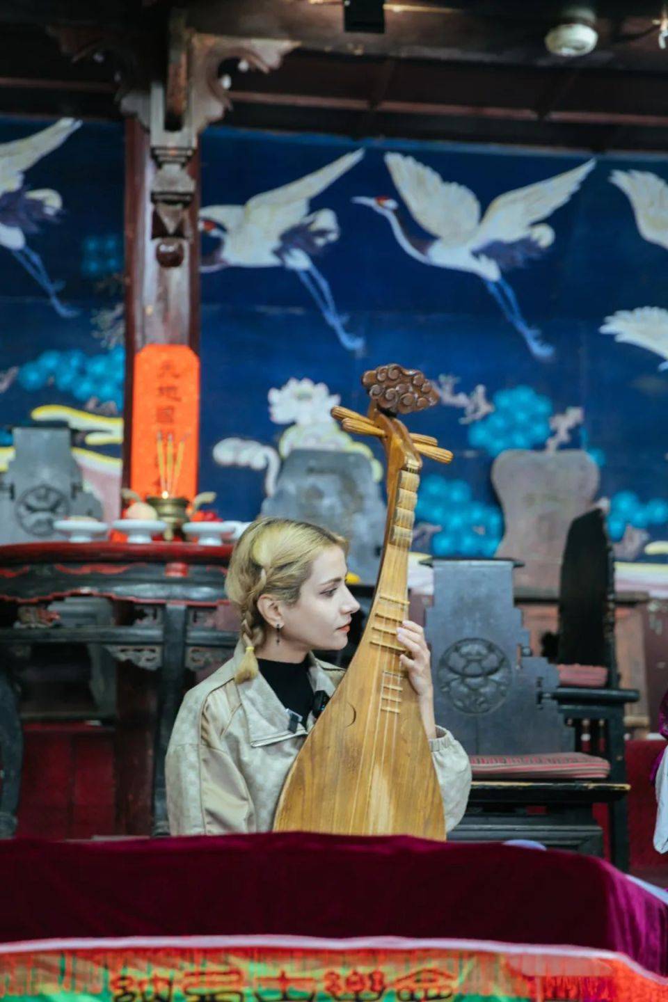 90后伊朗女孩厉害了！会说华坪方言，还跟纳西小伙学纳西古乐_搜狐网