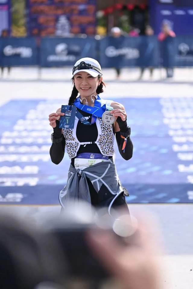 她是国内顶尖的越野跑冠军,也是一名讲故事的高手_徐美玲_丘山_比赛