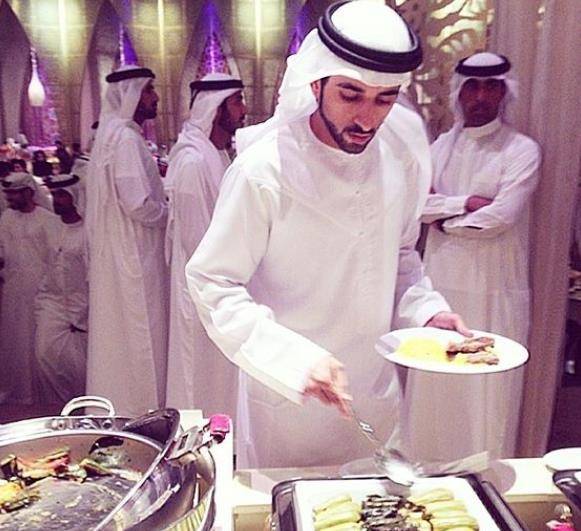 哈曼丹的婚礼好奇葩,新娘谢克哈全程缺席,宾客们都没见到真容_迪拜