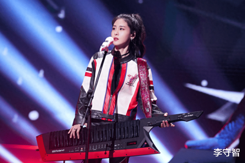 2023众星演唱会扎堆,张靓颖周笔畅张碧晨同天开唱,戚薇重操旧业_演出