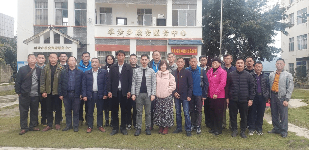 林俊成承担社会责任 助力广西扶贫_帮扶_发展_董事长