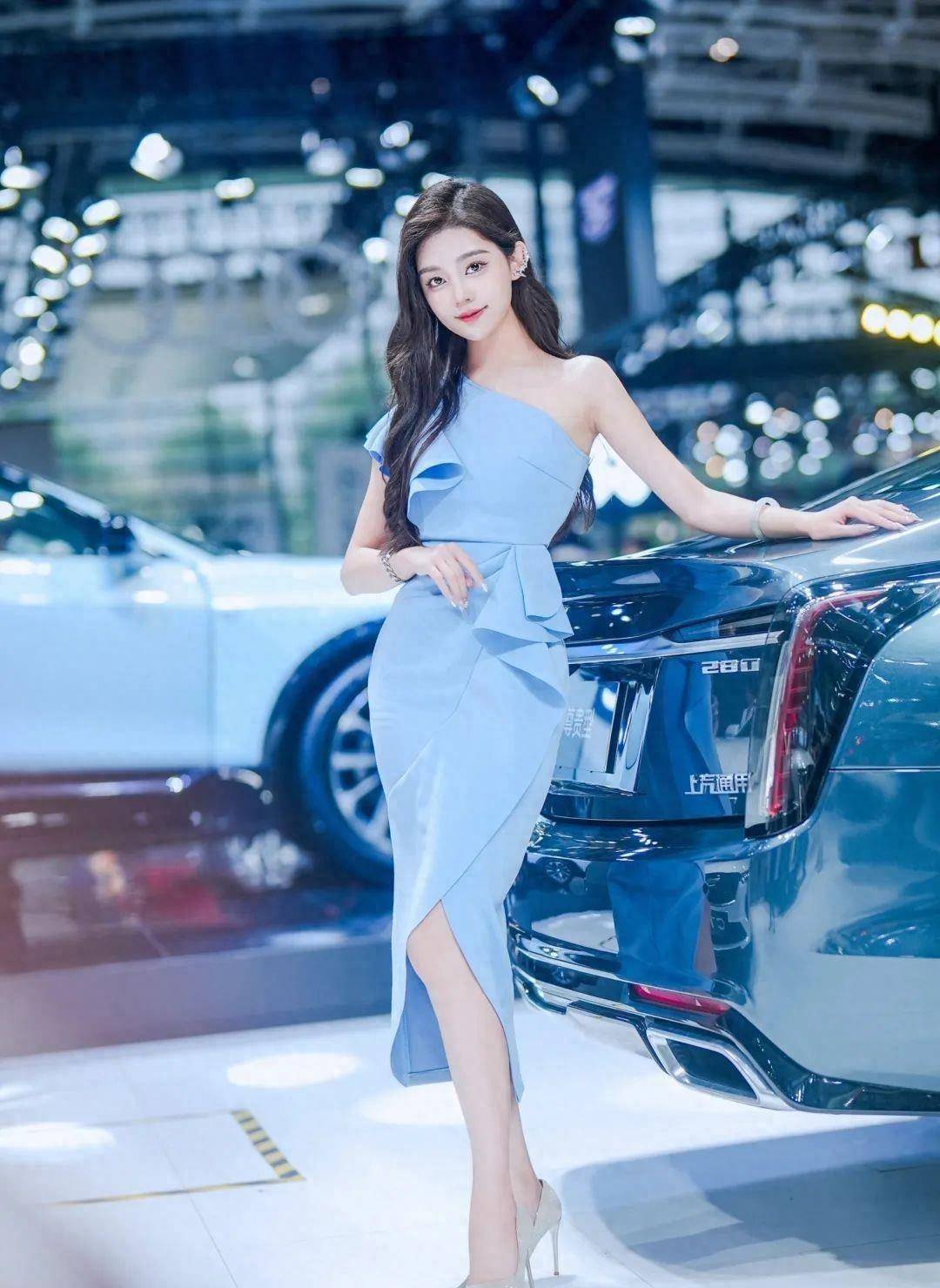 车模美女明眸皓齿,风姿绰约_搜狐汽车_搜狐网