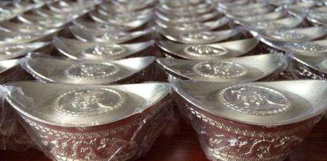 在清朝,有1万两白银属于什么水平?_物价_经济_社会