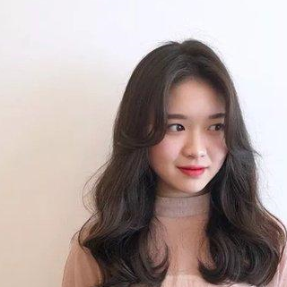 多的人喜欢扎这几款发型,无论什么脸型,扎上都很美_刘海中_长发_造型