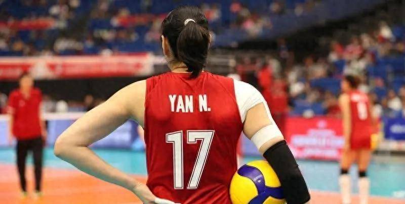 郎平如释重负,体育总局正式任命,中国女排第一掌门人走马上任_比赛