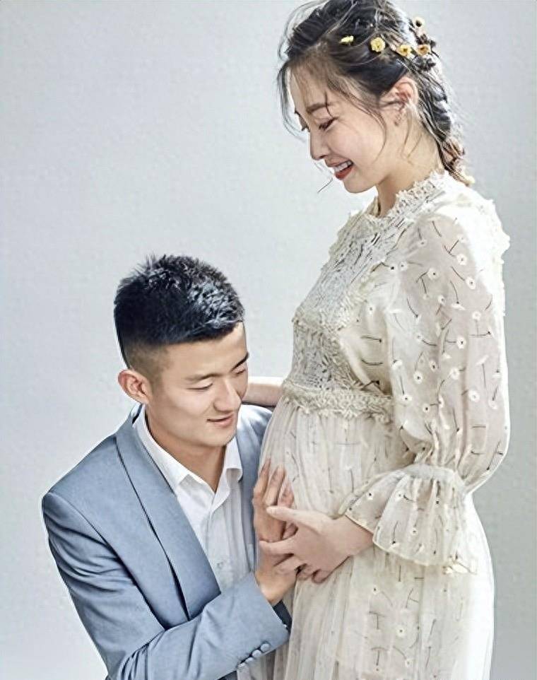 "羽坛女神"王适娴:17岁被谌龙"得手",为爱情不惜主动求婚!