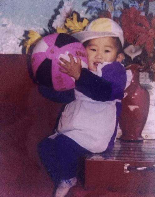 有种"不公平遗传"叫杨迪, 上帝吻了妹妹杨莎的脸, 却忘记了哥哥_谢娜