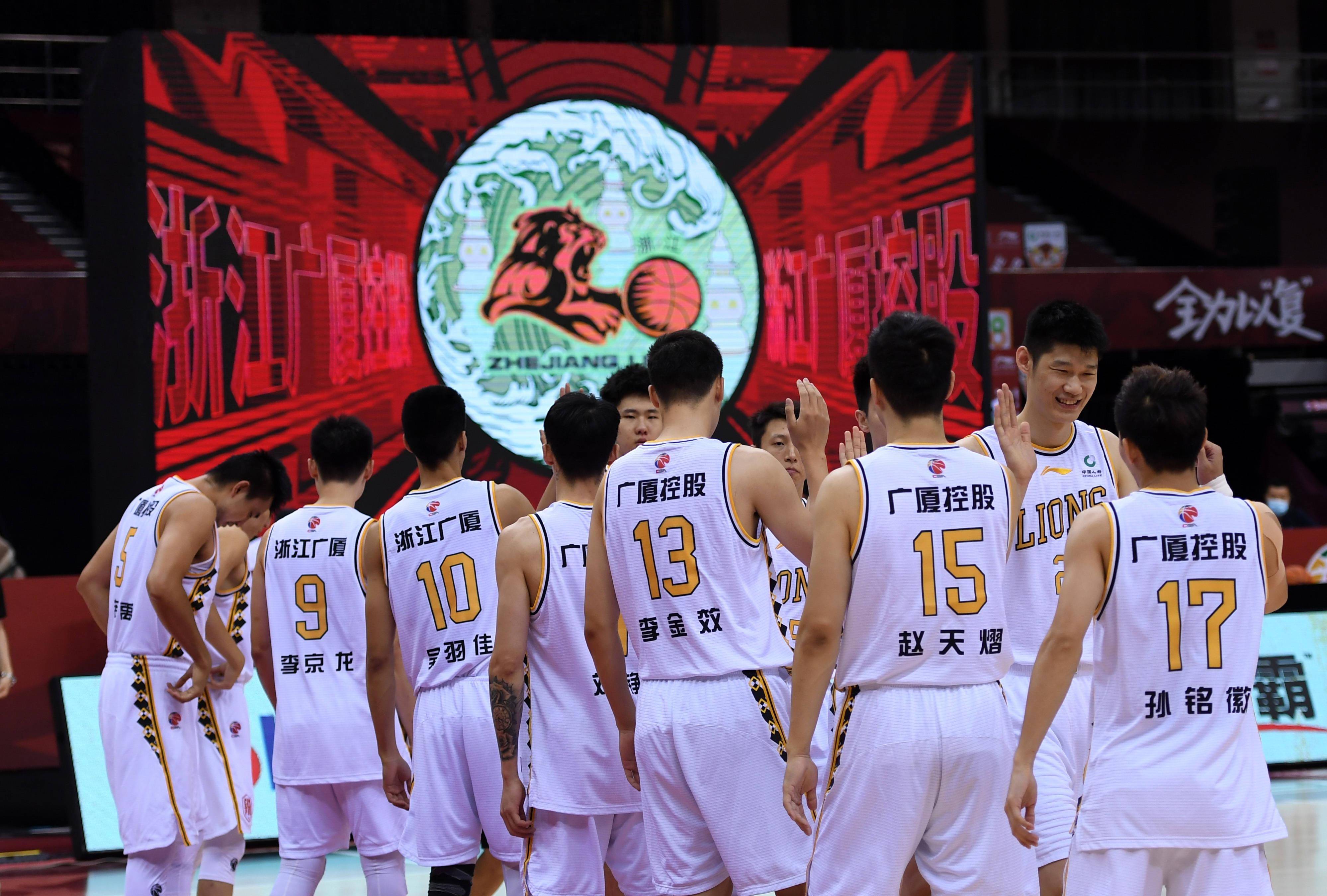 广厦惊险逆转福建,胡金秋31加12豪华两双,邹阳首秀15分9篮板_比赛