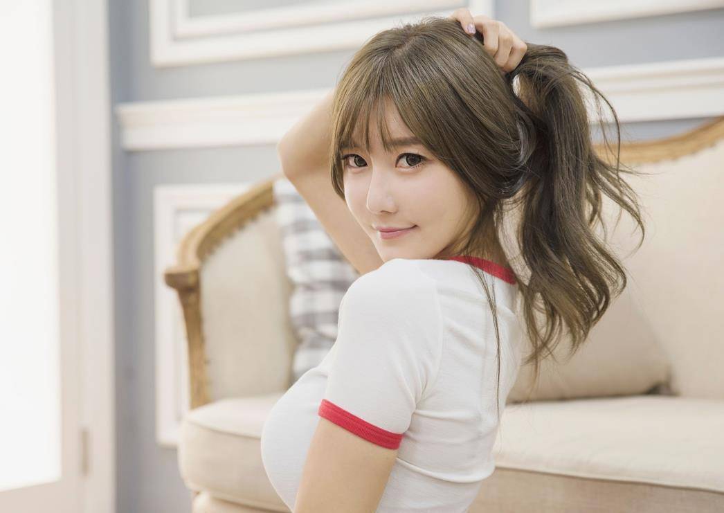 女孩",开直播吸引粉丝无数,贴身衣物引土豪疯抢_崔瑟琪_张立鹏_女郎