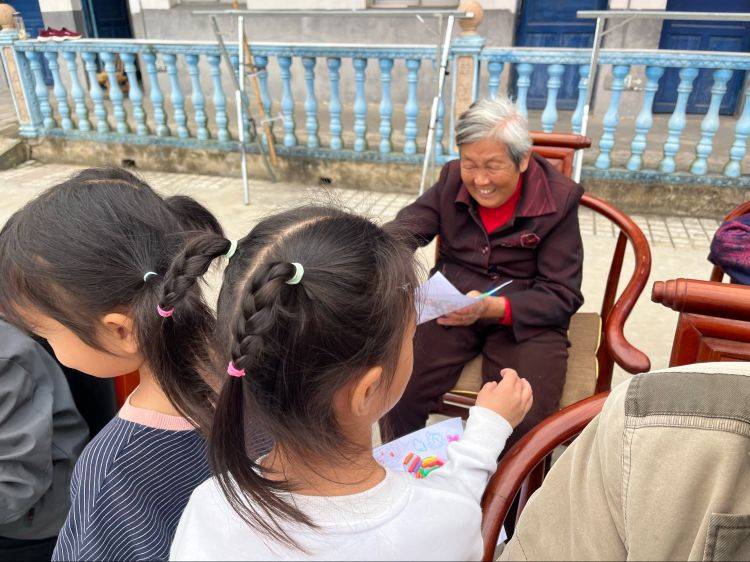 流泗镇第一幼儿园重阳节系列活动