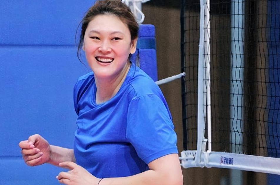 曾和丁霞冲突,赖亚文和郎平或出手救赛季,王一梅成失信人_体育_辽宁