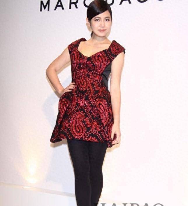 陈妍希终于打破魔咒,身穿珍珠衫搭配红色舞裙尽显女神魅力!