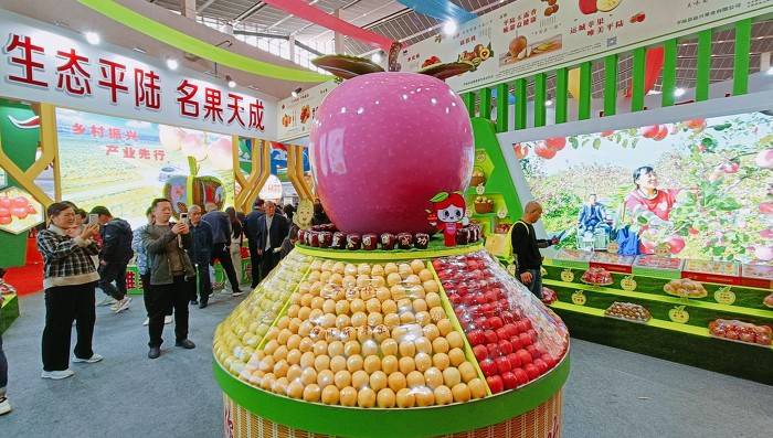 图话丨运城:果博会热度持续 吸引市民观展打卡_直播_展馆_展会
