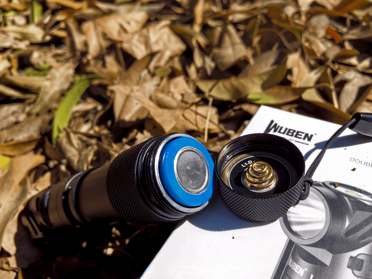 的是朗明纳斯sst40w冷白聚灯,侧面则是采用欧司朗osraamp9泛光副灯)