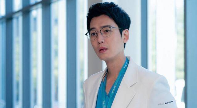韩国男星郑敬淏一奇葩行为引邻居害怕报警,亲吐始末让人哭笑不得_穿着