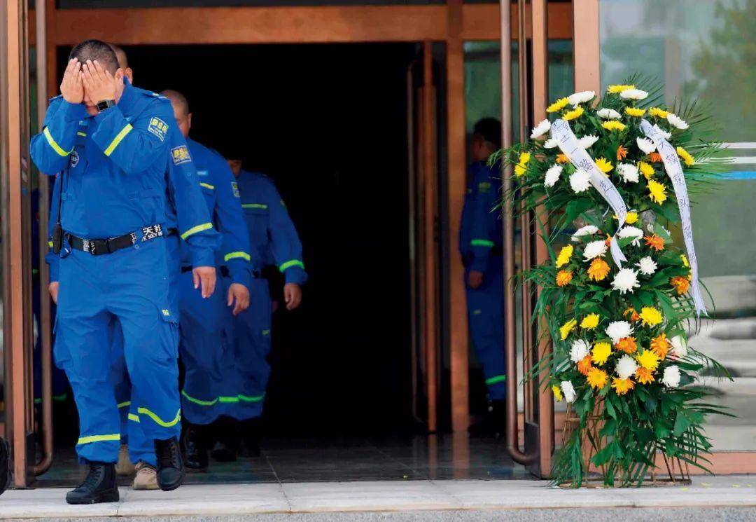 67混乱中的蓝天救援队_张勇_日华_民间