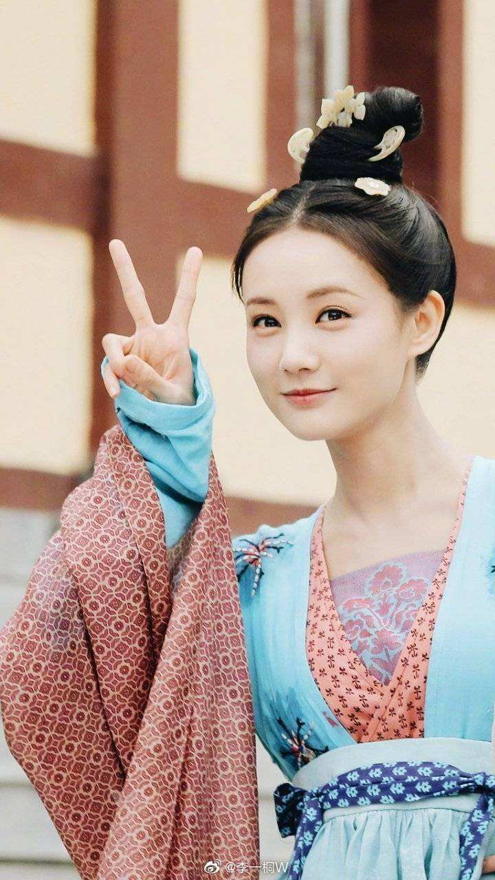 90后中游小花危机,金晨李一桐处境尴尬,只有热巴杨紫能扛剧_电视剧