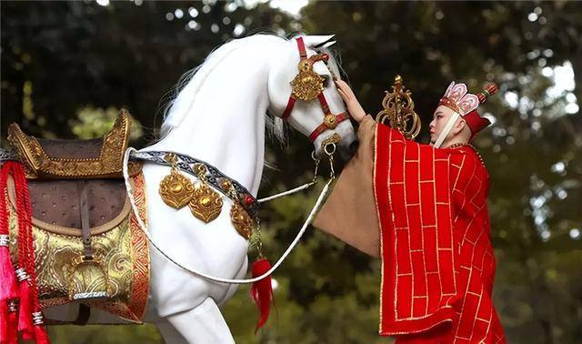 大师兄偷的人参果就这样,加上小白龙的唐僧师徒五人,一路降妖除魔,不