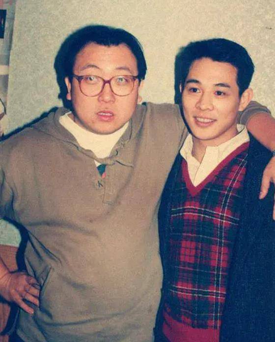 李连杰拍摄《黄飞鸿四之王者之风》,也有李力持执导,谭咏麟,曾志伟