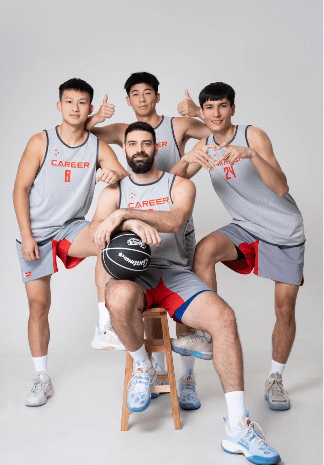 专访鸭子周嘉豪:"我是职业球员了!"_比赛_生涯_三联