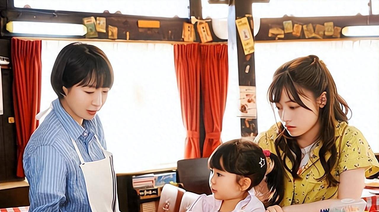 就这样,在互通书信一年多后,大女儿张倩如约搬回了老家.