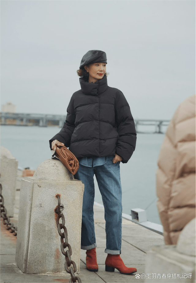 看了三木妈妈的穿搭明白了:优雅的女人,从不因为年纪而放弃美_造型