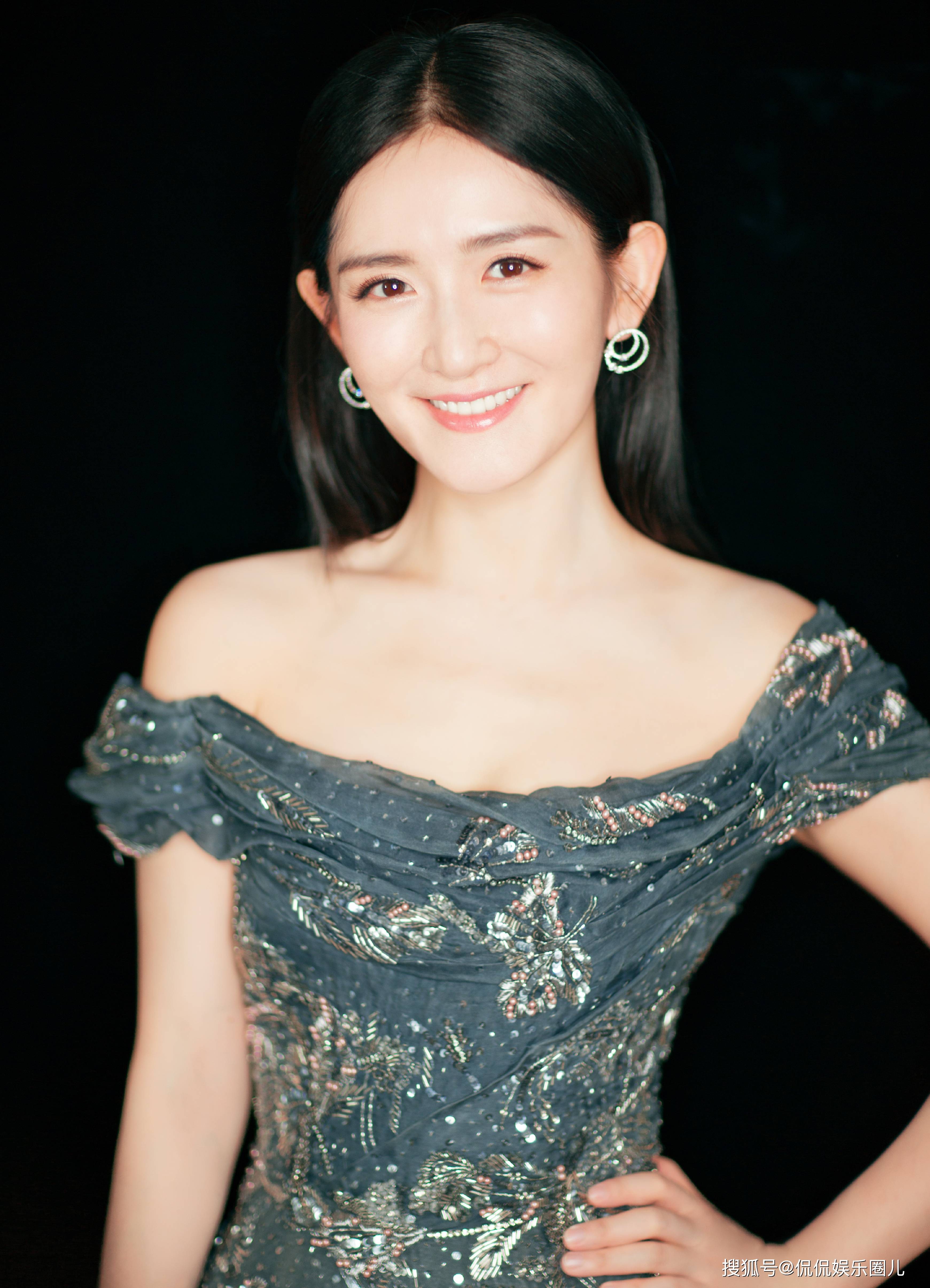 42岁谢娜,着实性感迷人女人味十足!_观众_演技_中国