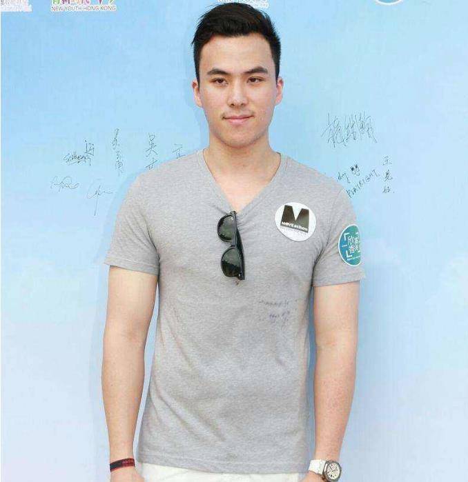 何鸿燊三房长子何猷启被曝与20岁女友逛街,何猷启已