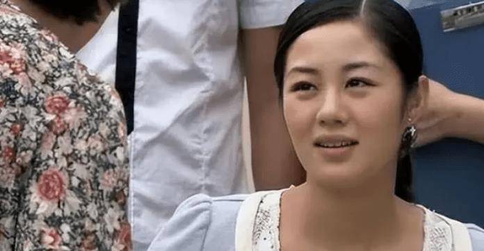 真正让毕畅让观众难忘的角色是她在电影《乡村爱情》中饰演的王小萌.