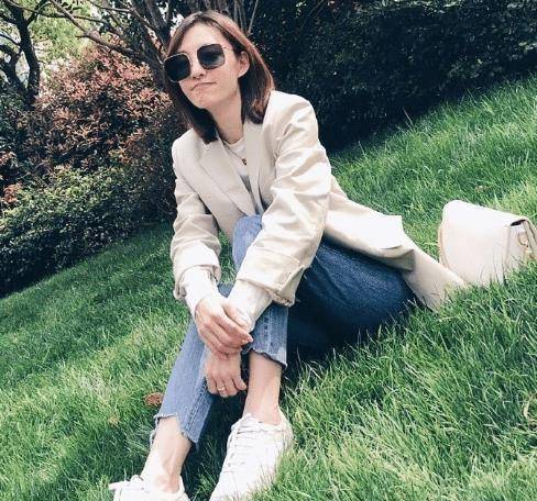 原创王丽坤跳舞时一直捂着肚子,刚开始不理解,最后真相却扎心万千网友