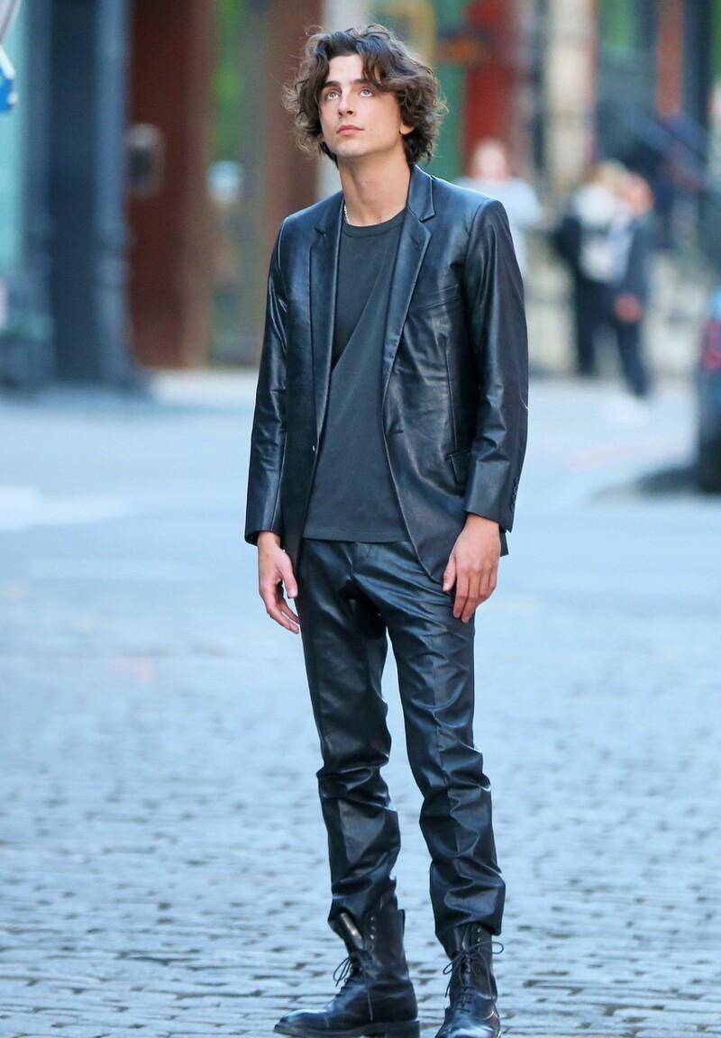 "甜茶"拍摄香奈儿广告,4套造型展现不同个性与性格_黑色_西——查拉梅