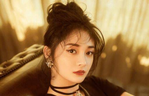 原创周洁琼的资源有多好?出道不久当导师,现在又搭档王一博演新剧!