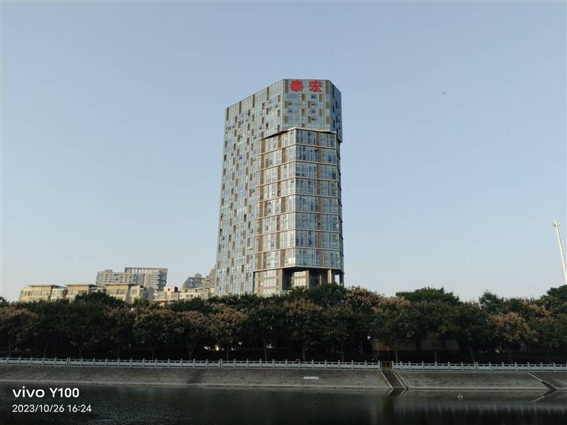 5000mAh电池轻松用一天半！vivo Y100评测：名副其实的千元高颜值续航神机(图21)