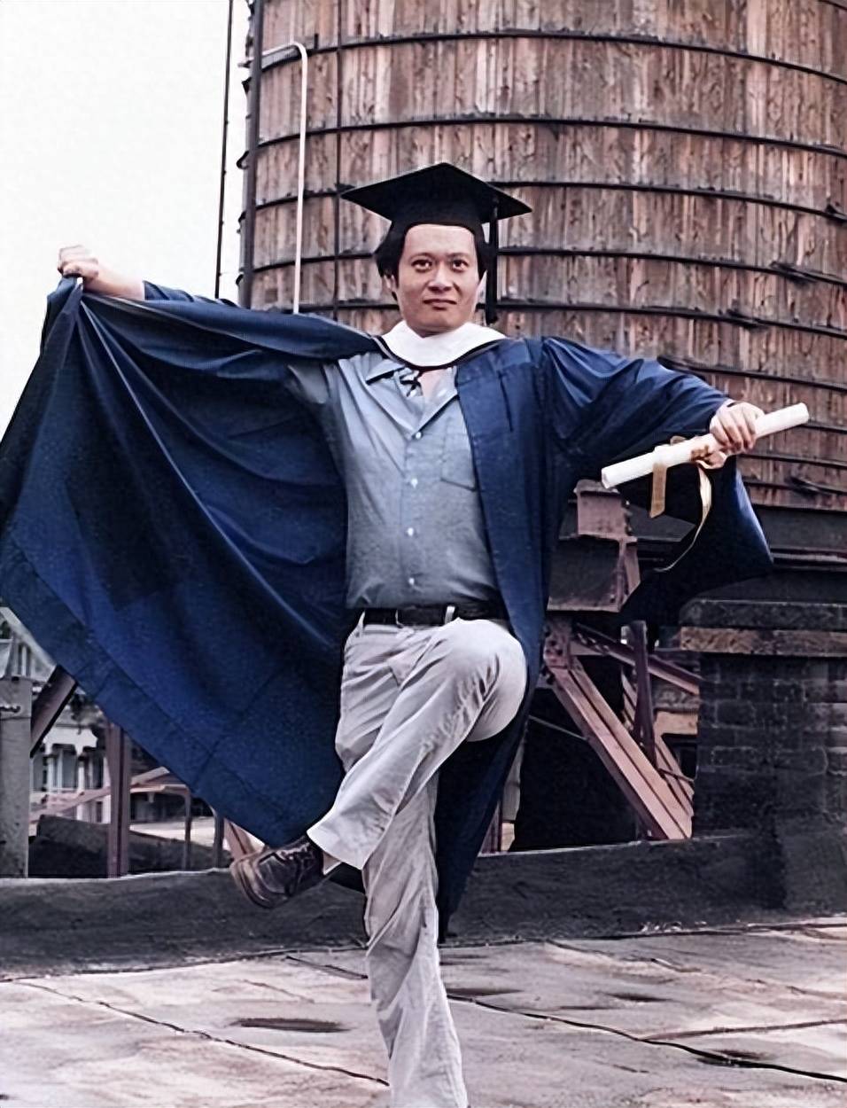 张学友刘德华古天乐都有,中学没毕业也能拿"荣誉博士",值钱吗_大学