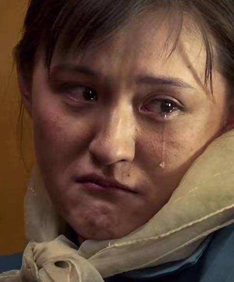 水花姐热依扎:出道11年,从小透明变大女主,孩子生父是谁不重要_女儿