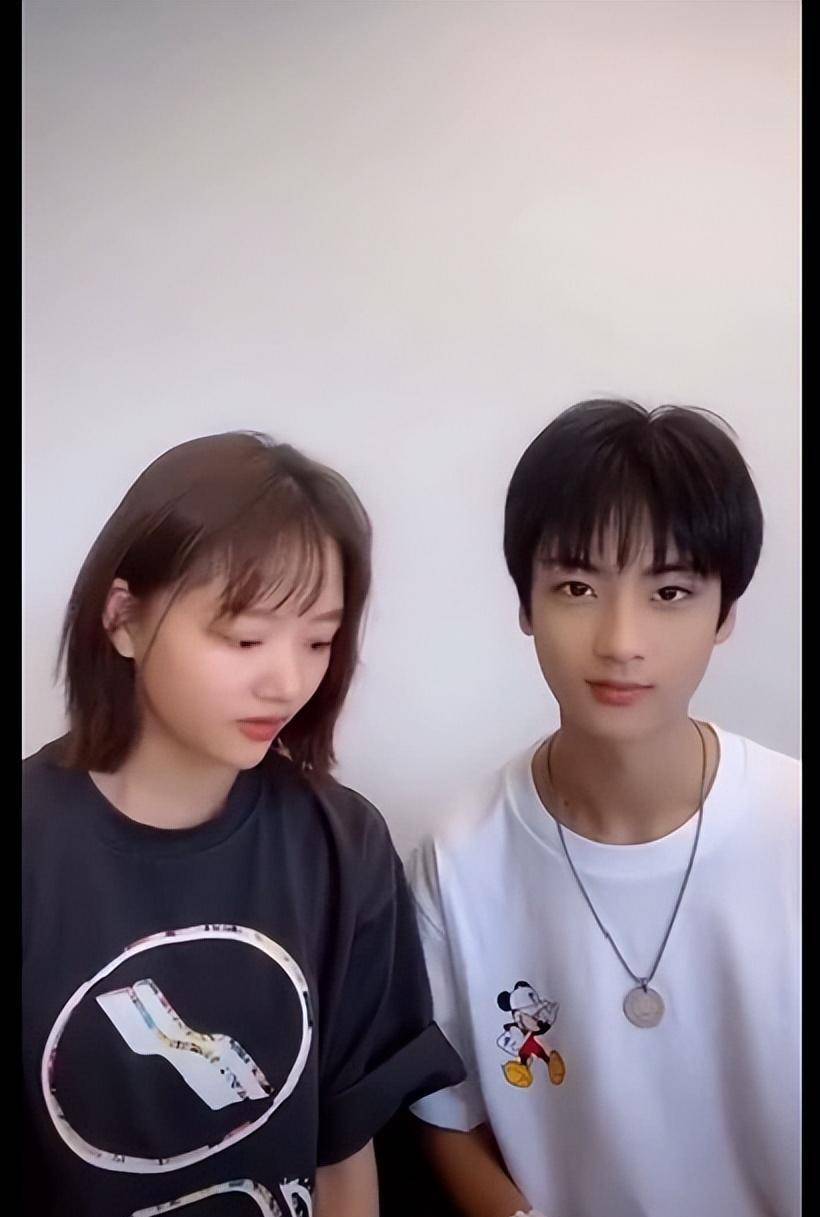 短发黑t恤直播太清纯,15岁边程喊阿姨时他不生气_剧中_剧情_演技