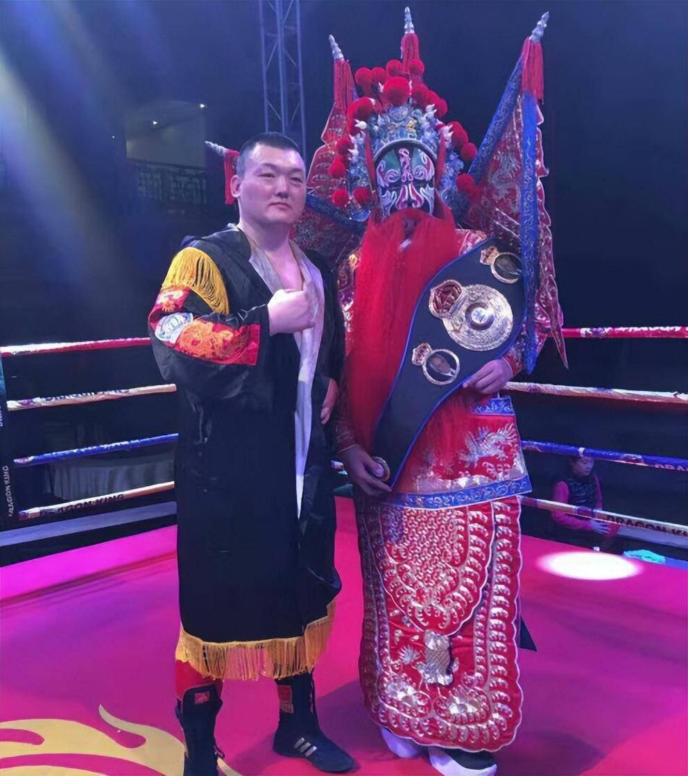 张君龙或ko纳甘诺,令泰森富里颜面扫地,无愧救世主_拳击_比赛_笔者